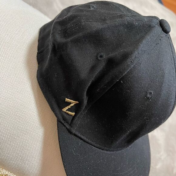 Zephyr 32/5 washington huskies hat - Picture 3 of 7